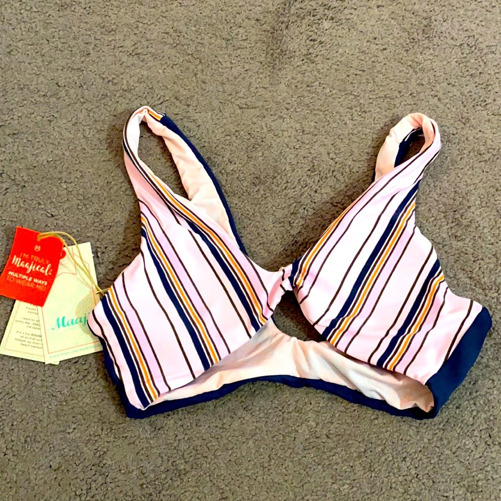 NWT Maaji reversible bikini top